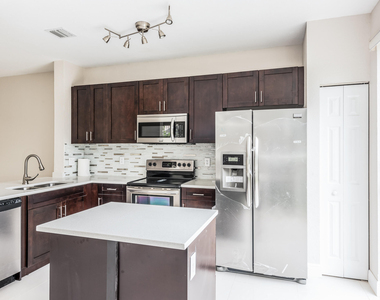 4020 Nw 90th Way - Photo Thumbnail 10