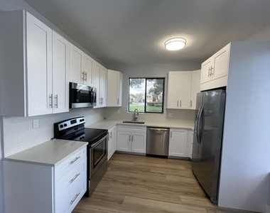 7525 Nw 61st Terrace - Photo Thumbnail 12