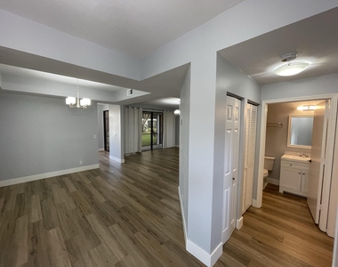 7525 Nw 61st Terrace - Photo Thumbnail 5