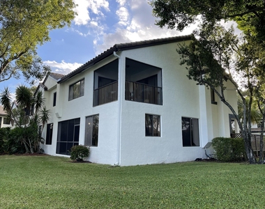 7525 Nw 61st Terrace - Photo Thumbnail 3