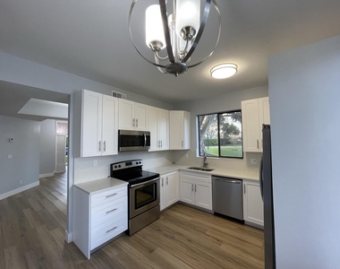 7525 Nw 61st Terrace - Photo Thumbnail 11