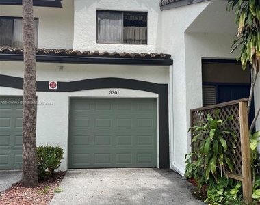 7525 Nw 61st Terrace - Photo Thumbnail 2