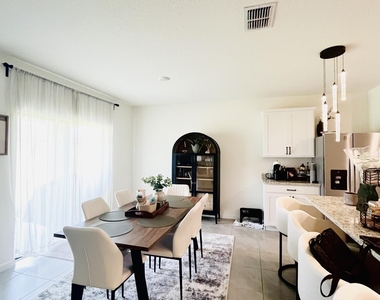 9832 Sw Triton Way - Photo Thumbnail 20
