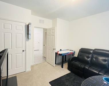 9832 Sw Triton Way - Photo Thumbnail 19