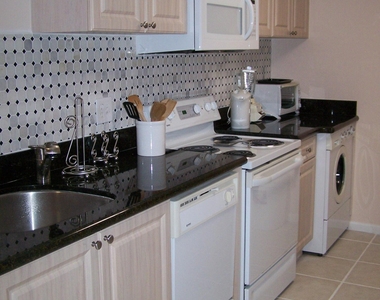 2080 Greenview Shores Boulevard - Photo Thumbnail 4