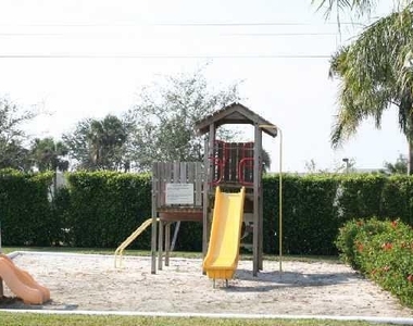 2080 Greenview Shores Boulevard - Photo Thumbnail 14