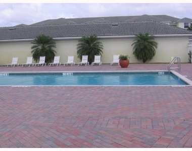 2080 Greenview Shores Boulevard - Photo Thumbnail 12