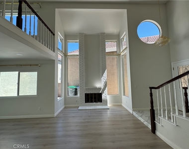8 Carmel Court - Photo Thumbnail 3