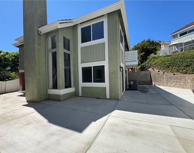 8 Carmel Court - Photo Thumbnail 20