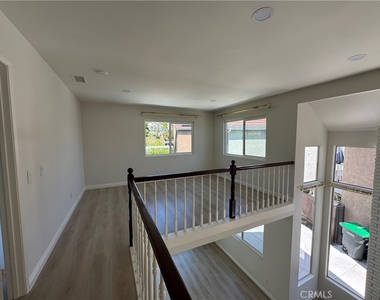 8 Carmel Court - Photo Thumbnail 10