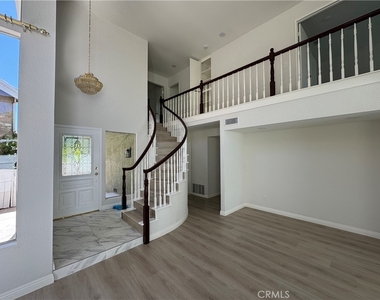 8 Carmel Court - Photo Thumbnail 4