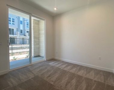 1411 Cara Drive - Photo Thumbnail 17