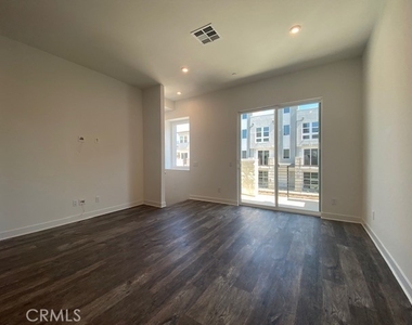 1411 Cara Drive - Photo Thumbnail 2