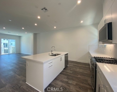 1411 Cara Drive - Photo Thumbnail 5