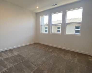 1411 Cara Drive - Photo Thumbnail 13