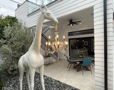 1524 N Sierra Bonita Avenue - Photo Thumbnail 8