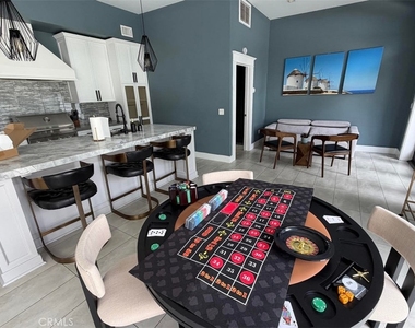 1524 N Sierra Bonita Avenue - Photo Thumbnail 38