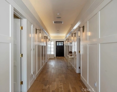 1524 N Sierra Bonita Avenue - Photo Thumbnail 14