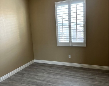 3943 E Spring Hill Court - Photo Thumbnail 18
