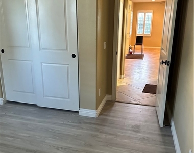 3943 E Spring Hill Court - Photo Thumbnail 22
