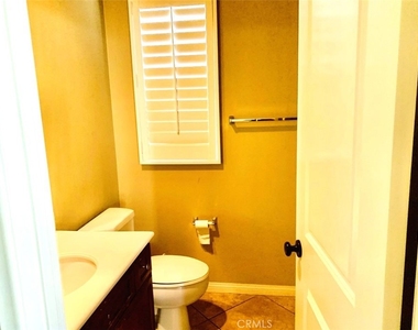 3943 E Spring Hill Court - Photo Thumbnail 6
