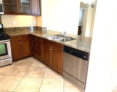 3943 E Spring Hill Court - Photo Thumbnail 4