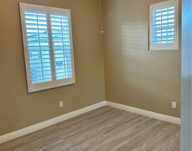 3943 E Spring Hill Court - Photo Thumbnail 24