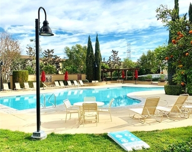 3943 E Spring Hill Court - Photo Thumbnail 10