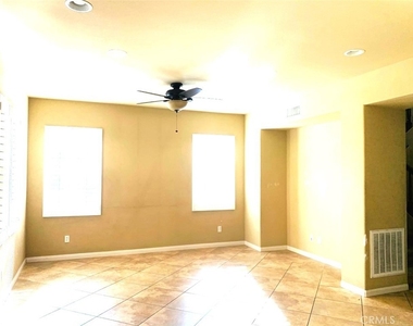 3943 E Spring Hill Court - Photo Thumbnail 2