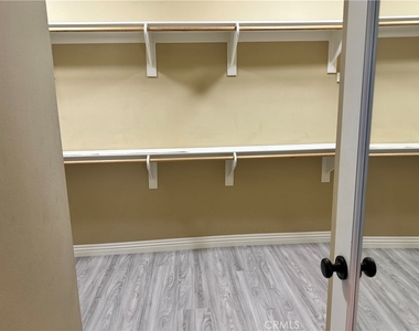 3943 E Spring Hill Court - Photo Thumbnail 13