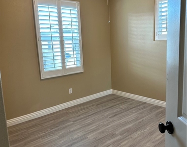 3943 E Spring Hill Court - Photo Thumbnail 20