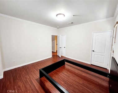 1016 W Huntington Drive - Photo Thumbnail 26