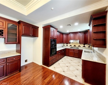 1016 W Huntington Drive - Photo Thumbnail 10