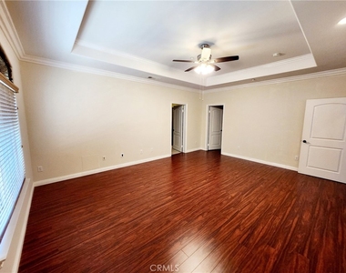 1016 W Huntington Drive - Photo Thumbnail 16