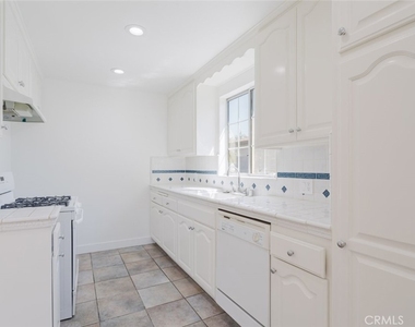 7737 Cleon Avenue - Photo Thumbnail 23