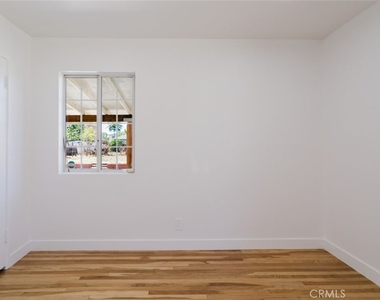 7737 Cleon Avenue - Photo Thumbnail 15