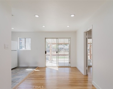7737 Cleon Avenue - Photo Thumbnail 19