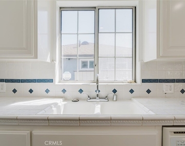 7737 Cleon Avenue - Photo Thumbnail 24