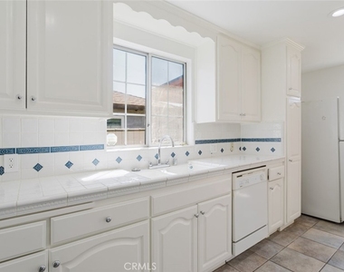 7737 Cleon Avenue - Photo Thumbnail 26