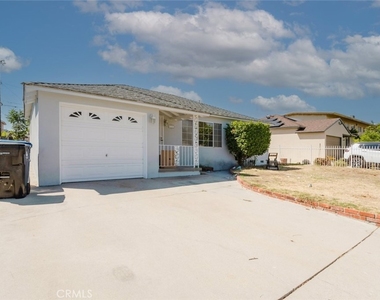 7737 Cleon Avenue - Photo Thumbnail 2