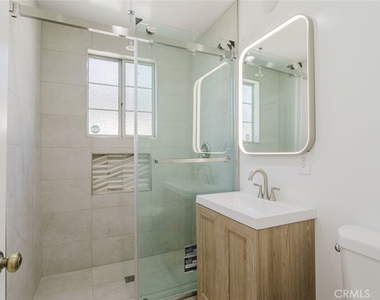 7737 Cleon Avenue - Photo Thumbnail 29