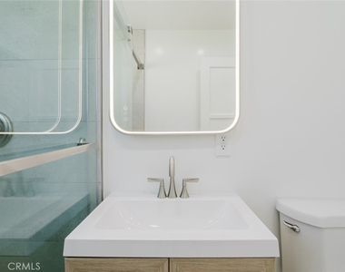 7737 Cleon Avenue - Photo Thumbnail 30