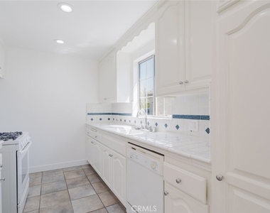 7737 Cleon Avenue - Photo Thumbnail 22