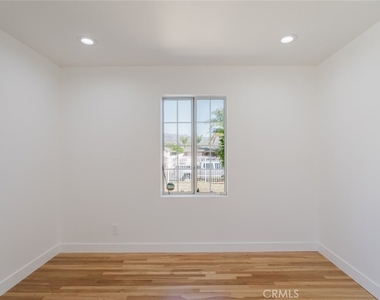 7737 Cleon Avenue - Photo Thumbnail 10