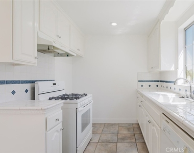 7737 Cleon Avenue - Photo Thumbnail 28