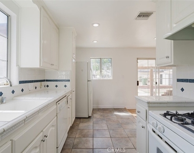 7737 Cleon Avenue - Photo Thumbnail 25