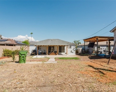 7737 Cleon Avenue - Photo Thumbnail 33