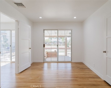 7737 Cleon Avenue - Photo Thumbnail 11