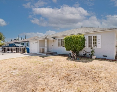 7737 Cleon Avenue - Photo Thumbnail 3
