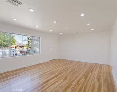 7737 Cleon Avenue - Photo Thumbnail 7